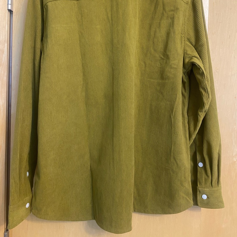 Green outdoor shirt - Picture 2 of 9